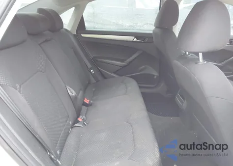 2012 Volkswagen Passat 2.5L S z USA, uszkodzony, nr VIN 1VWAP7A33CC074594